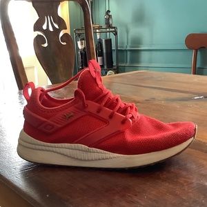 Red puma size size 7